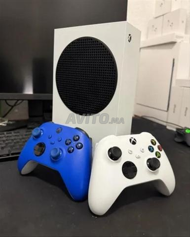 Xbox series s فرصة جيدة جدا مع 2 يد تحكم