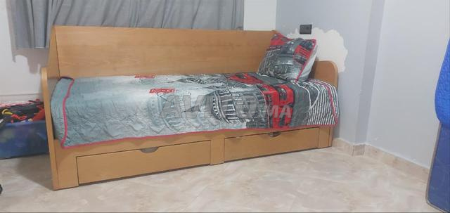 سرير للأطفال