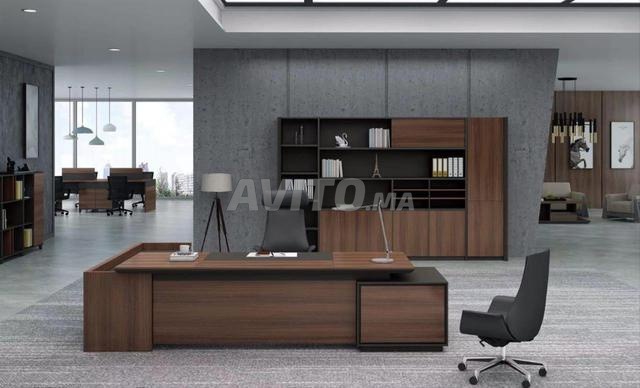 مكتب مع وحدة إرجاع/كرسي/مقعد/خزانة/سرير