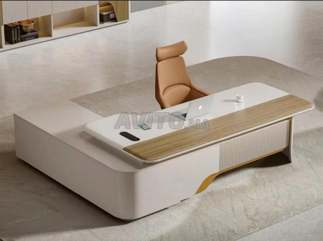 Bureau/chaise/bibliothèque/armoire/rayonnage/lit