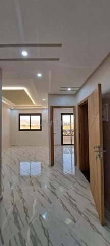 شقة عصرية فاخرة للبيع تتوفر على الدعم