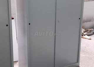 خزانة محلية بطلاء إيبوكسي