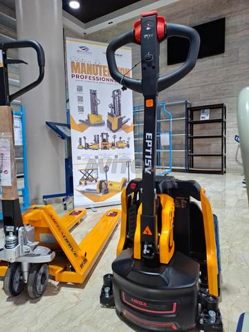 رافعة منصة كهربائية - **EPT15V / EPT20V**