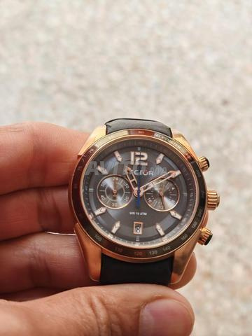 ساعة سيكتور جديدة