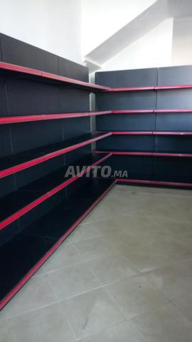 رفوف عرض للمحلات التجارية لعرض المنتجات