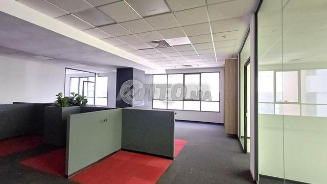 CMN-AC-2057 - مكتب للإيجار في سيدي معروف - 2