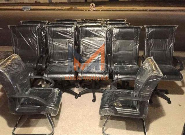 مجموعة كاملة من الكراسي