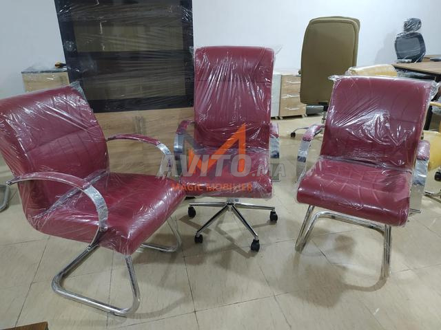 مجموعة كاملة من الكراسي