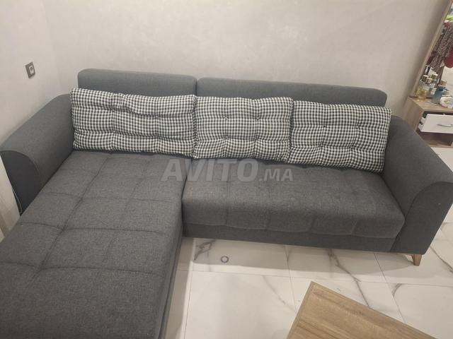 Canapé lit avec coffre et table basse