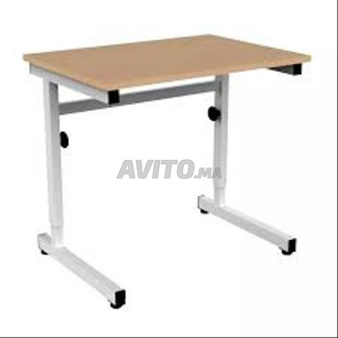 طاولة مدرسية