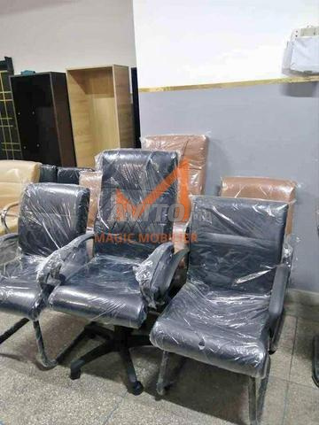 مجموعة كاملة من الكراسي