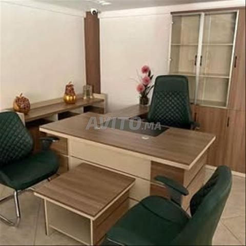 مكتب مع وحدة جانبية وخزانة بأسعار معقولة