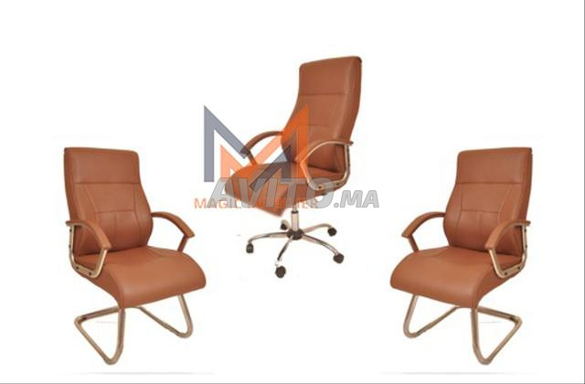 مجموعة كاملة من الكراسي