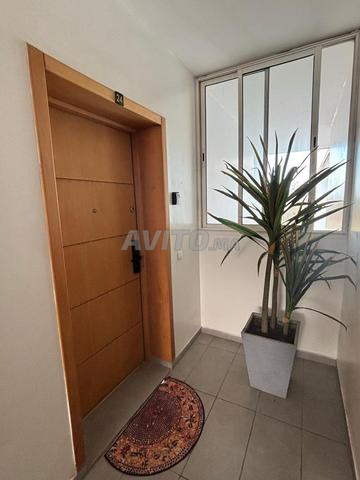 للإيجار شقة مفروشة بالكامل عند مدخل الهرهورة