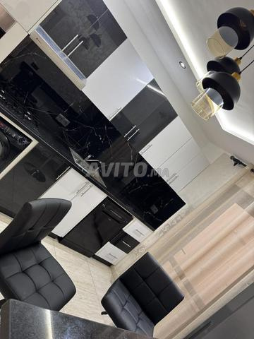 Apparemment neuf européen très bien équipé