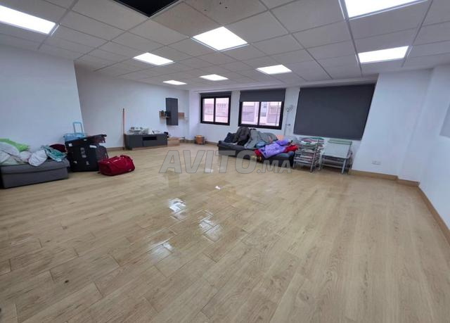 Bureau façade en location haddada