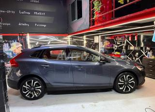 فولفو V40 كالجديدة