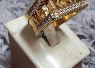 خاتم فيرساتشي أصلي