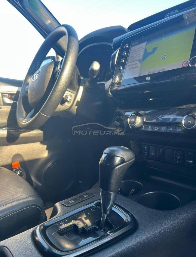 toyota hilux invincible 