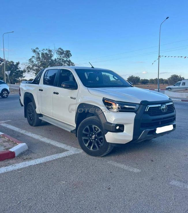 toyota hilux invincible 