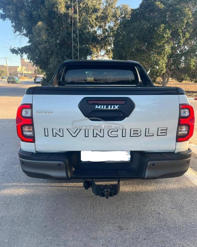 toyota hilux invincible 