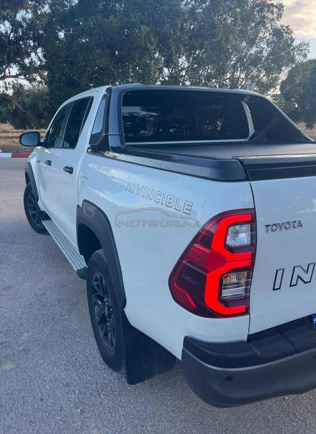 toyota hilux invincible 