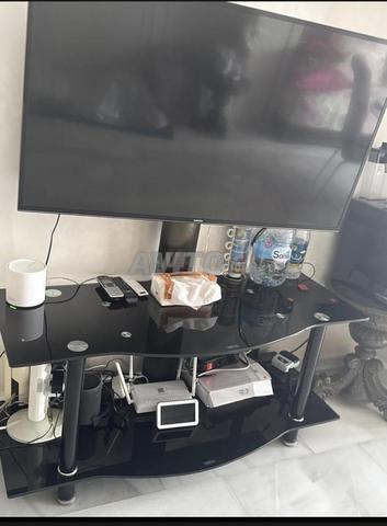 تلفزيون سامسونج 48 بوصة مع طاولة