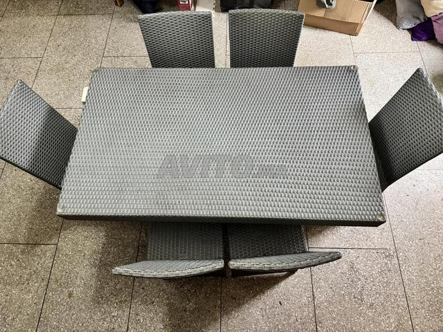 طقم طاولة طعام