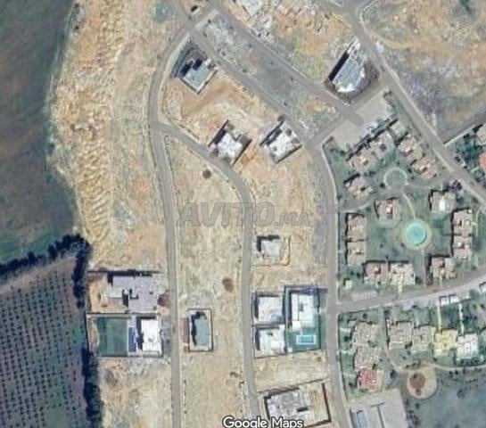 Beau terrain zone villa de 682m au GOLF - 2