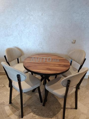 طاولة طعام - حالة جيدة