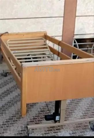 سرير طبي كهربائي