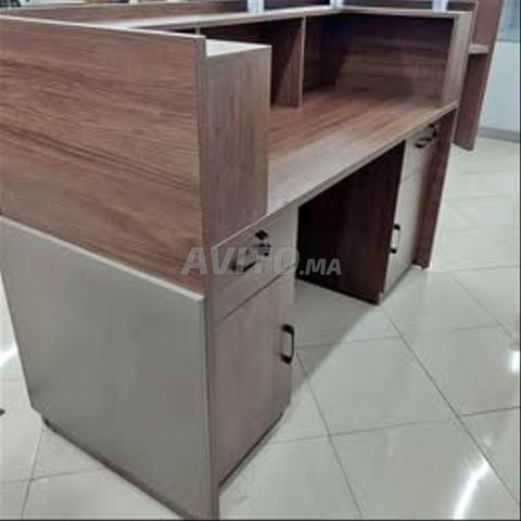 Comptoir de réception avec caisson