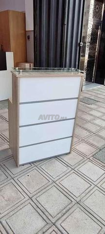 منضدة استقبال مع صندوق بسعر جيد