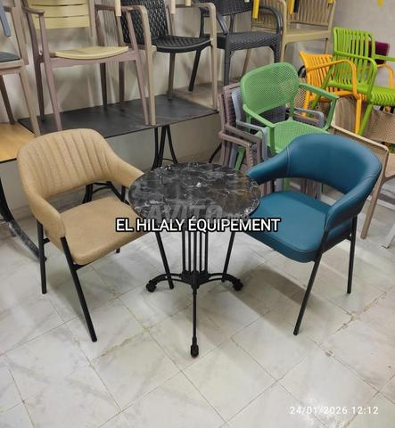 كرسي مقهى مطعم متعدد الألوان