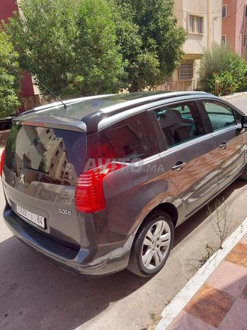 Peugeot 5008 Diesel Manuelle 2012 D 2022 à Settat - 2