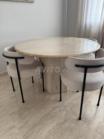 بيع طاولة رخام مع كراسي