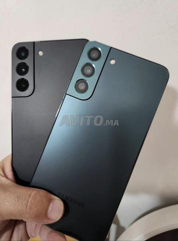 S22 plus 5G 256Go vert et 12Go noir très neuf
