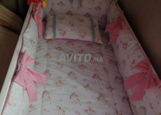 Lit médical pour bébé