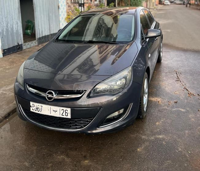 Opel Astra j en très bon état 