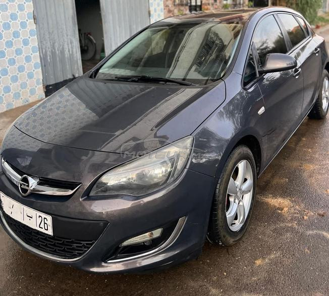 Opel Astra j en très bon état 
