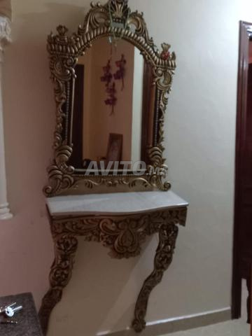 كونسول ذهبي رائع مع مرآة ورخام