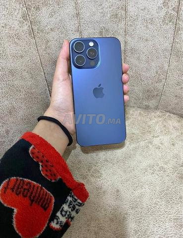 15 pro max باقي جديد لم يسبق فتحه