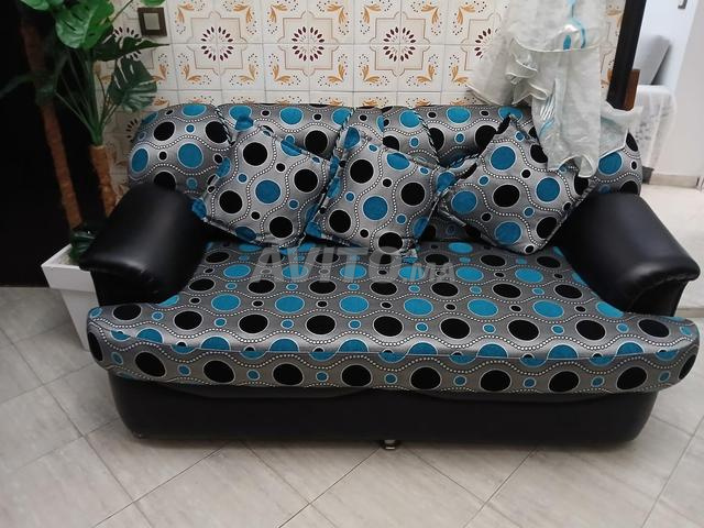 صالون للبيع