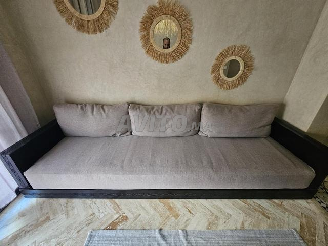 أريكة بأربعة مقاعد