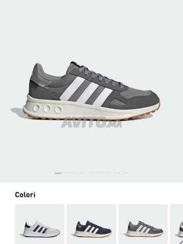 حذاء رياضي أديداس أصلي مقاس 42,5🇮🇹🇮🇹