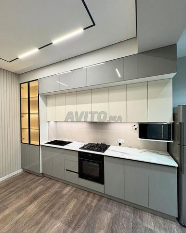 مطبخ عصري حسب الطلب - تشطيب جيد