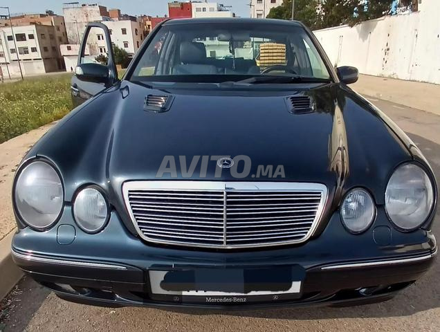 Mercedes-Benz 220 Diesel Manuelle 2000 à Salé