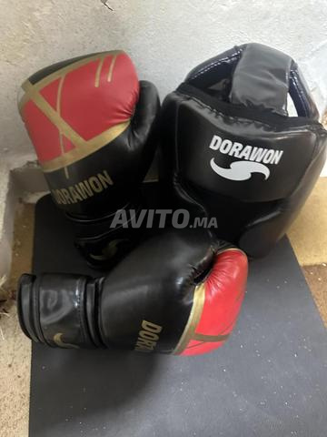 Gants de boxe avec casque de protection – bon état
