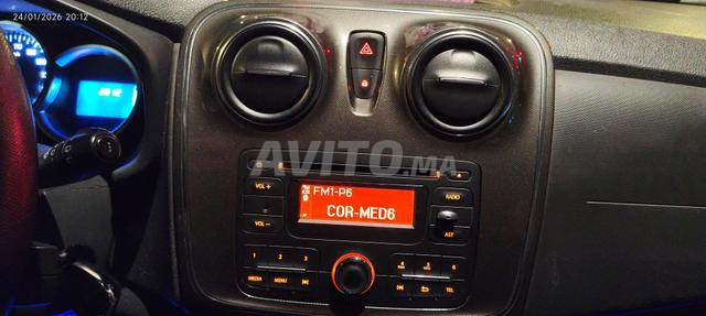 جهاز راديو USB بحالة جيدة جدا