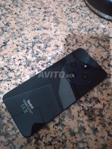 اليونس أمام مدرسة فاطمة المرنيسي - 2